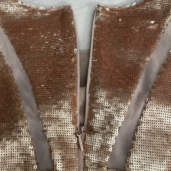 BCBGMAXAZRIA Gold Sequins Dress Size 04 Brand New - Picture 5 of 9